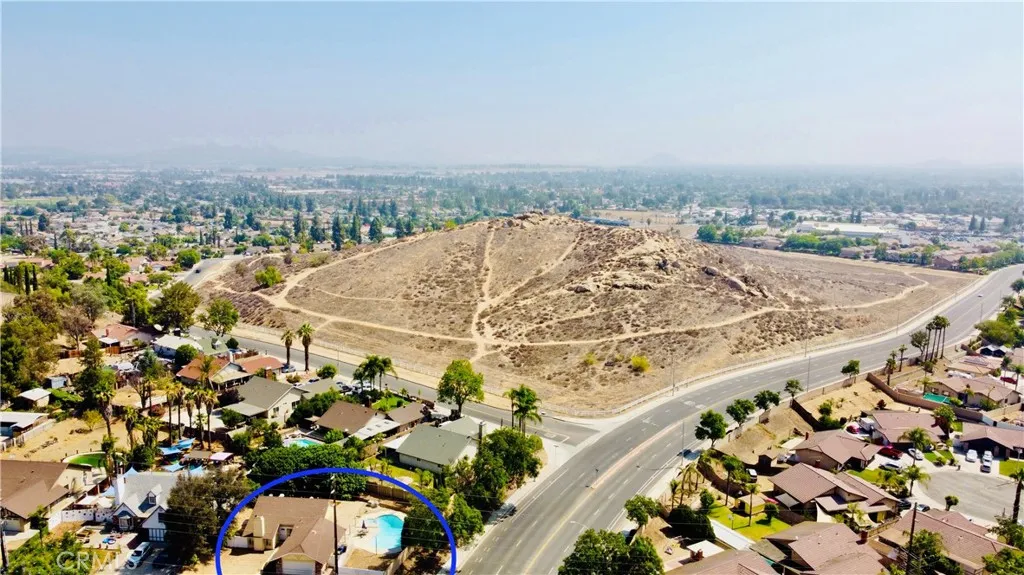 7707 Bolton Avenue, Riverside, California 92503 home-pic-6